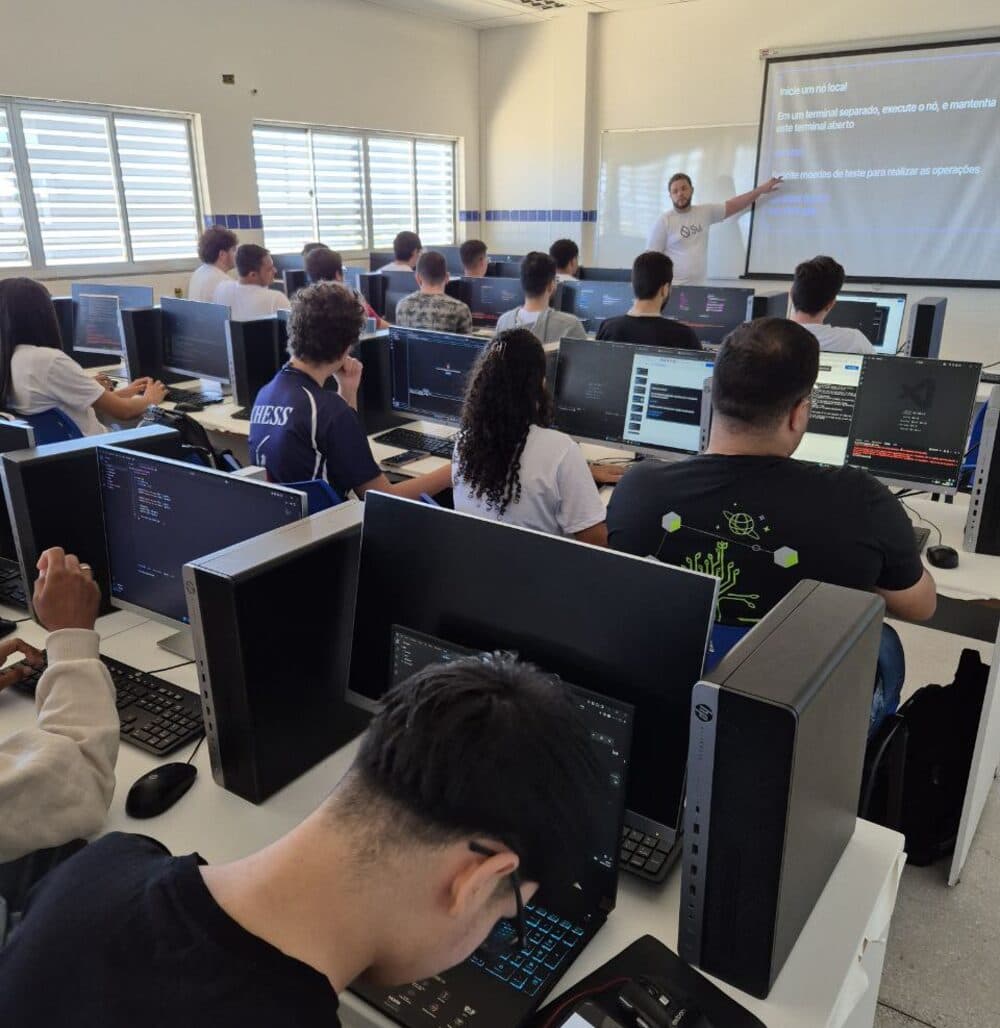 Dezenas de builders reunidos no laboratório do encontro Sui Primeiros Passos em Pau dos Ferros, Rio Grande do Norte